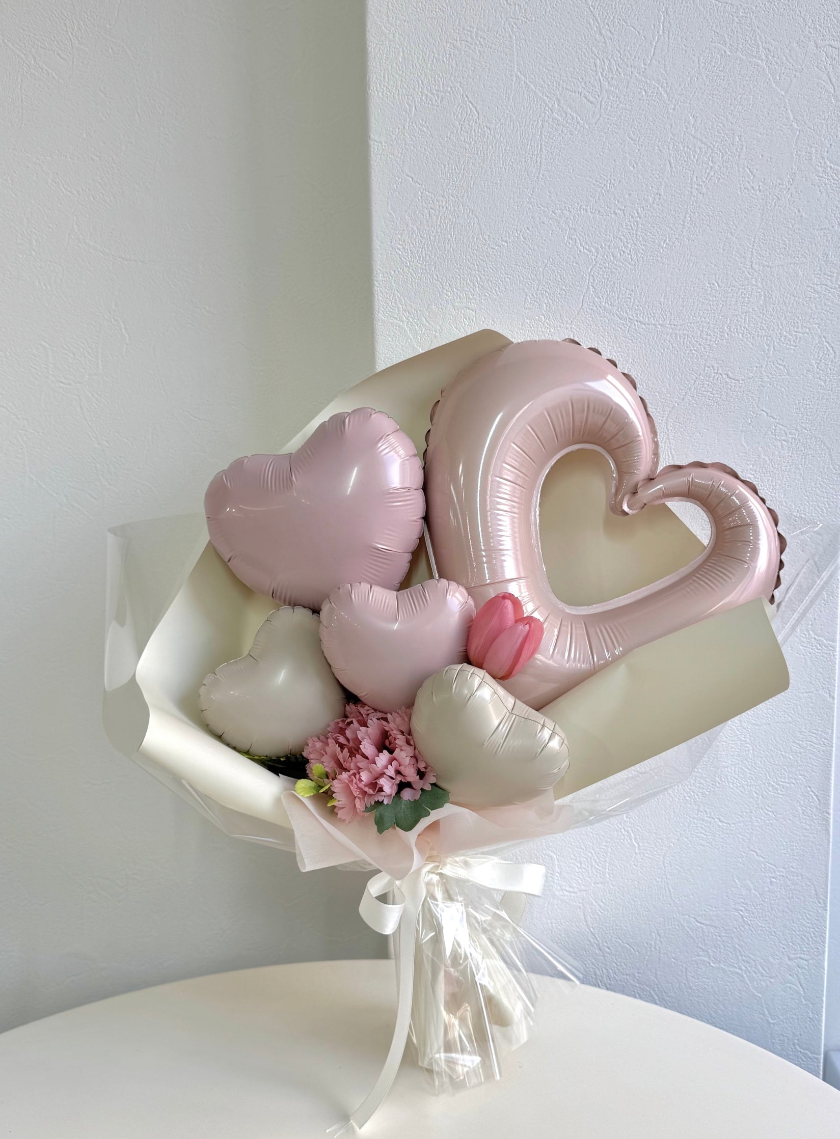 【卒業式・誕生日・記念日ギフト】ハートバルーンブーケ 01 【文字入れなし】 (アーティフィシャルフラワー)